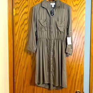Size XS Khaki color button up tie waist Three Quarter sleeve dress